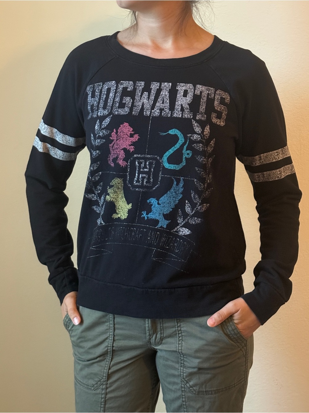 Hogwarts Harry Potter Black Crewneck Sweater - Women's